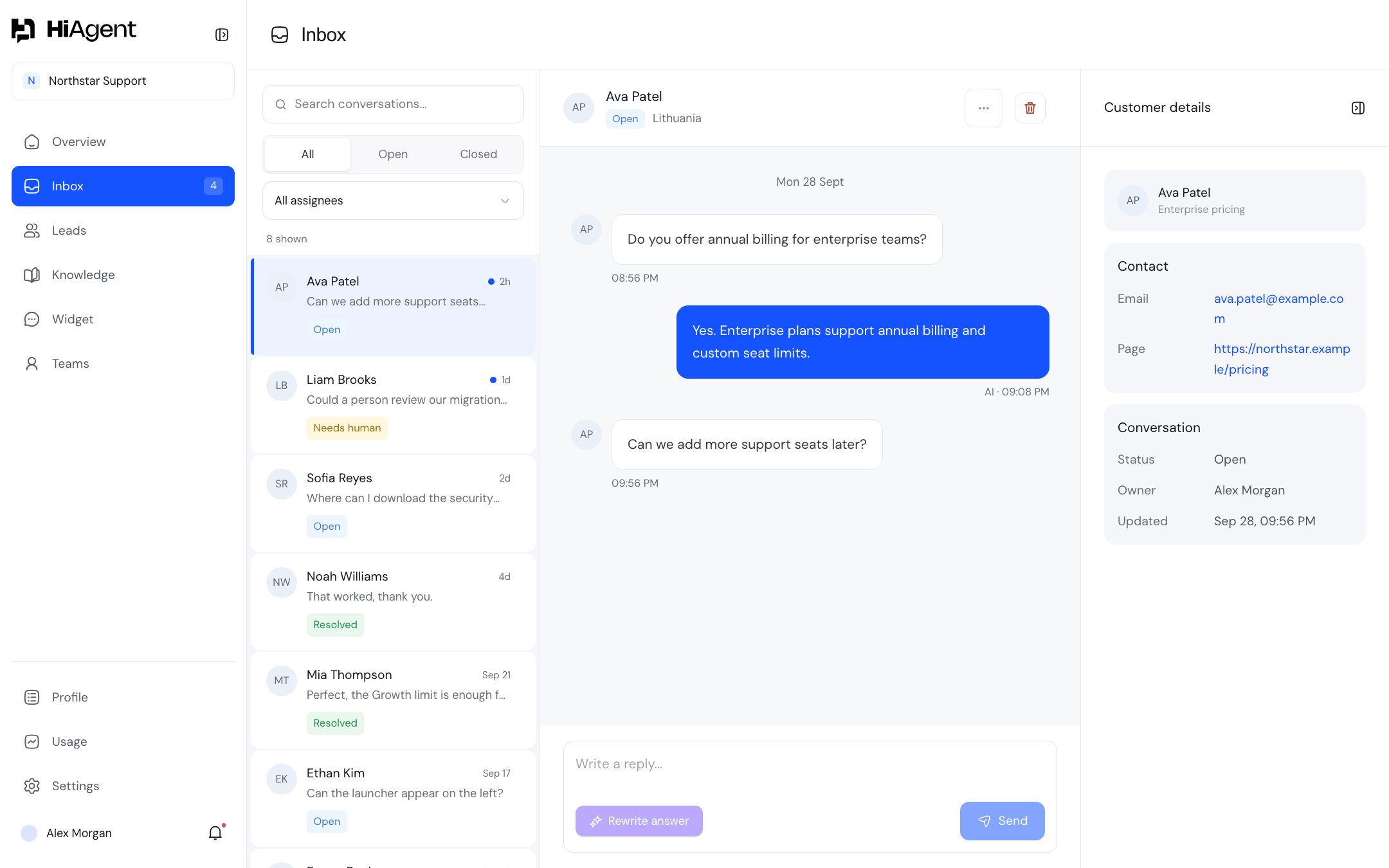 HiAgent Inbox with a customer conversation and customer details